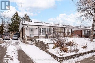 113 Porchester Dr in Toronto, ON - Building Photo