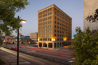 142 West York in Norfolk, VA - Foto de edificio - Building Photo