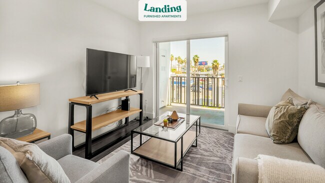 1446 N Detroit St-Unit -304.334138 in Los Angeles, CA - Building Photo - Building Photo