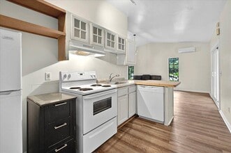 1205 Gardenia Dr in Tallahassee, FL - Foto de edificio - Building Photo