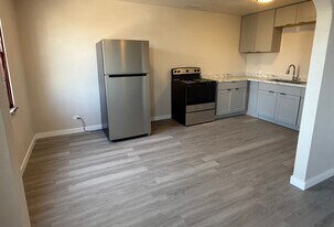 23 Basin St SW in Ephrata, WA - Building Photo