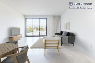 10810 Palms Blvd in Los Angeles, CA - Building Photo