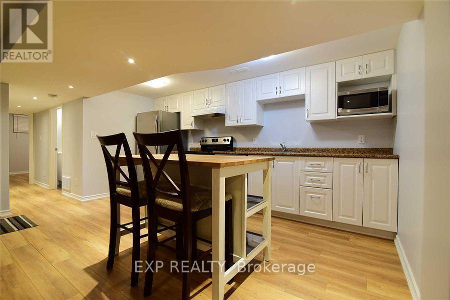 173 Frederick St in Georgina, ON - Building Photo