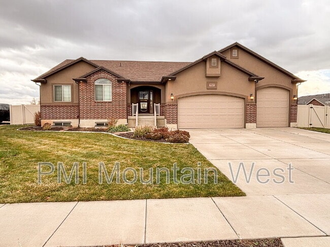 2241 W 2475 N in Clinton, UT - Building Photo - Building Photo