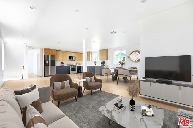 1200 W 38th St in Los Angeles, CA - Building Photo - Building Photo