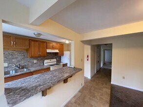 315 Laurel Blvd, Unit 2 in Pottsville, PA - Foto de edificio - Building Photo