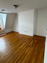 1798 Beacon St, Unit 2 in Brookline, MA - Foto de edificio - Building Photo