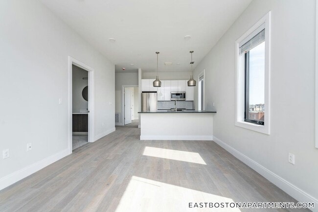 152 Liverpool St in Boston, MA - Building Photo - Building Photo