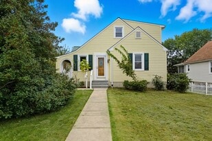 3133 Willoughby Rd in Parkville, MD - Building Photo