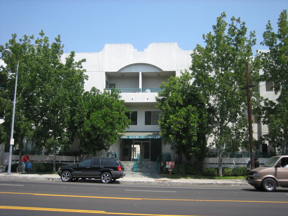 6828 Laurel Canyon Blvd, Unit 107 in North Hollywood, CA - Building Photo