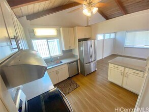 1247 Ulupii St in Kailua, HI - Building Photo - Building Photo