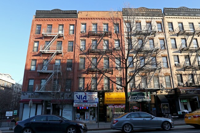 951 Columbus Ave in New York, NY - Foto de edificio - Building Photo