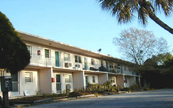 Palm Tree Apartments in Sanford, FL - Building Photo - Building Photo