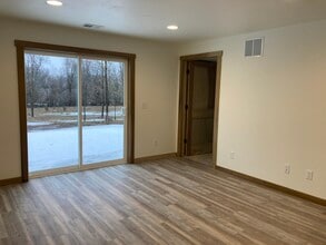 5230 County Rd II in Larsen, WI - Foto de edificio - Building Photo
