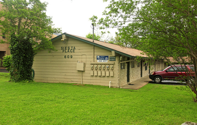 The Preserve Hyde Park - Siesta Place in Austin, TX - Foto de edificio - Building Photo