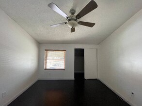 4316 La Mora Ct in Tampa, FL - Building Photo - Building Photo