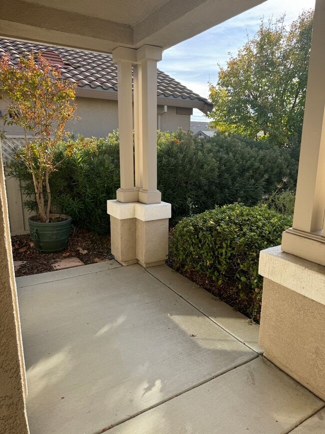 7545 School House Ln in Roseville, CA - Building Photo - Building Photo