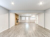 2524 Boxwood Ave photo'