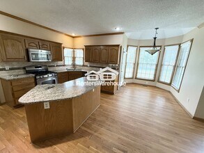 8820 W 124th Terrace in Overland Park, KS - Building Photo - Building Photo