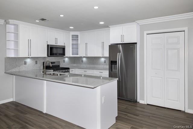 37 Village Green Dr in Port Jefferson Station, NY - Foto de edificio - Building Photo