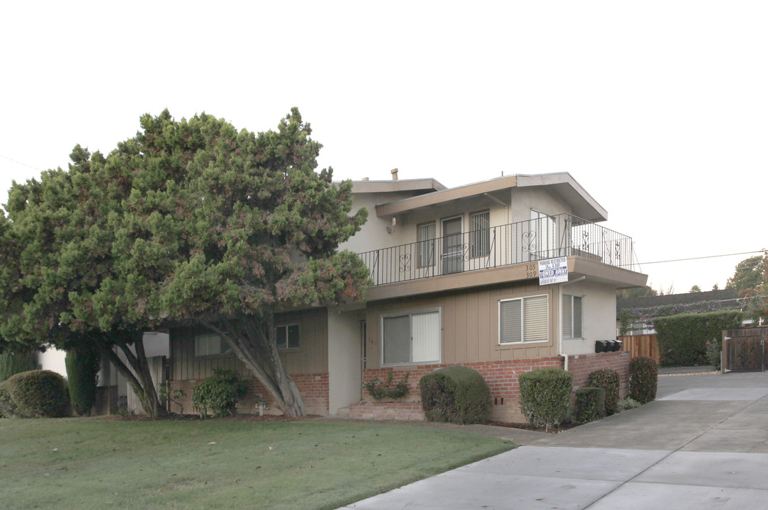 301-309 Dunster Dr in Campbell, CA - Foto de edificio