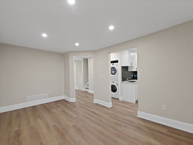 51 Stirton St in Hamilton, ON - Building Photo - Building Photo