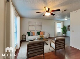 1303 Berry Dr in Cleburne, TX - Building Photo