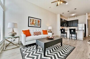 2727 Brazos St in Houston, TX - Building Photo