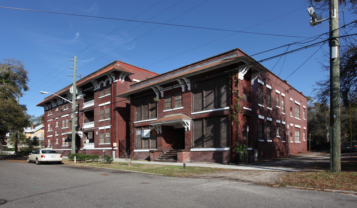 Patriot Spring on Market in Jacksonville, FL - Foto de edificio