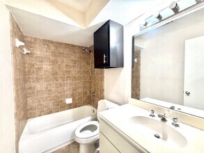 8638 Meadowcroft Dr in Houston, TX - Building Photo - Building Photo