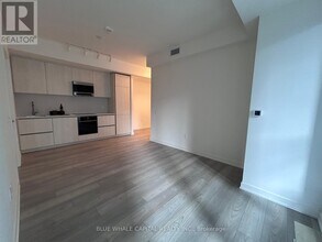 120 Broadway Ave in Toronto, ON - Building Photo - Building Photo