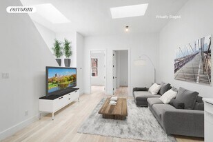 78 N Henry St in Brooklyn, NY - Building Photo