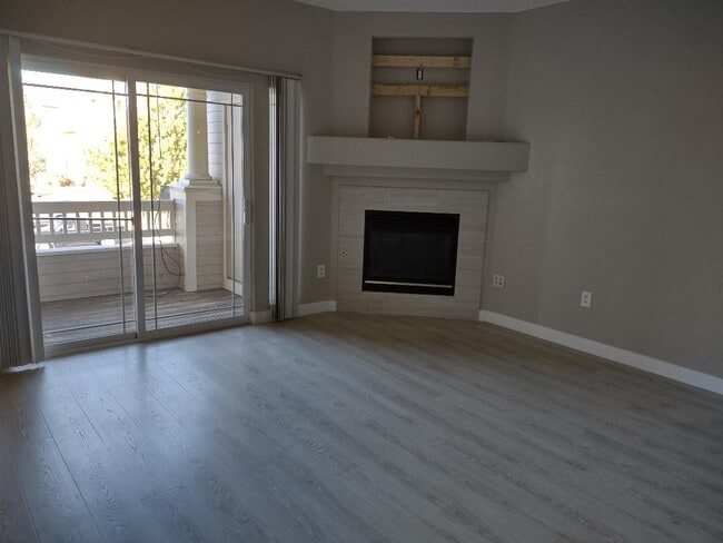 8318 S Independence Cir, Unit 203 in Littleton, CO - Building Photo - Building Photo