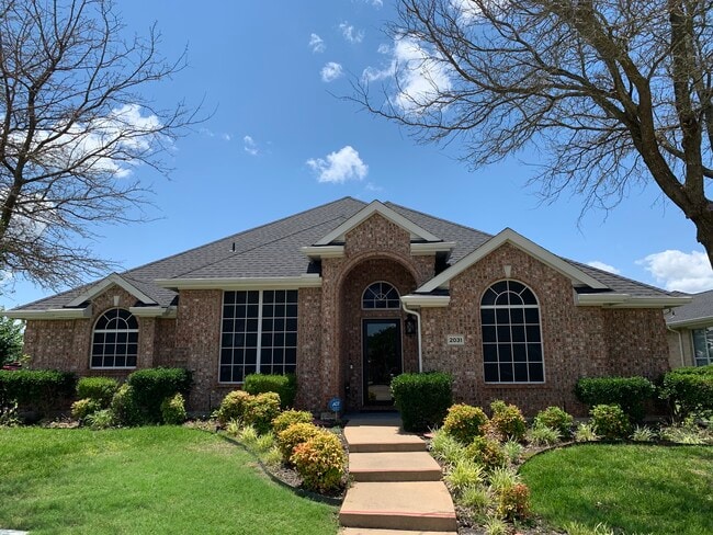 property at 2031 Trail Gln