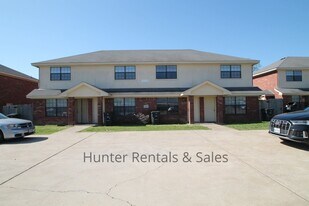 1102 Lansberry Ct in Killeen, TX - Building Photo
