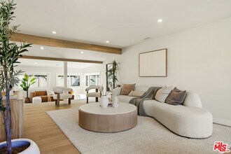 7358 Paso Robles Ave in Los Angeles, CA - Building Photo - Building Photo