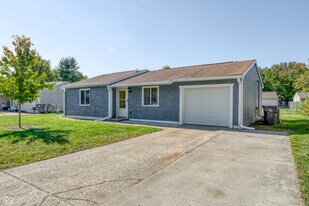 8126 Xenia Dr in Indianapolis, IN - Building Photo