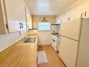 8733 Chisholm Rd in Pensacola, FL - Foto de edificio - Building Photo