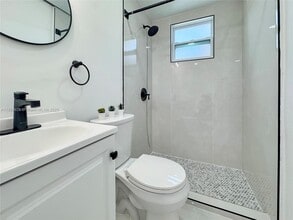 8852 NW 108th St in Hialeah Gardens, FL - Building Photo - Building Photo