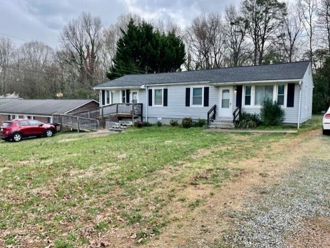 710 Murphy St in Stanley, NC - Building Photo - Building Photo