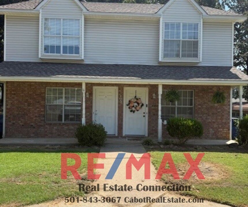 105 Rodney Guthrie Dr in Cabot, AR - Building Photo