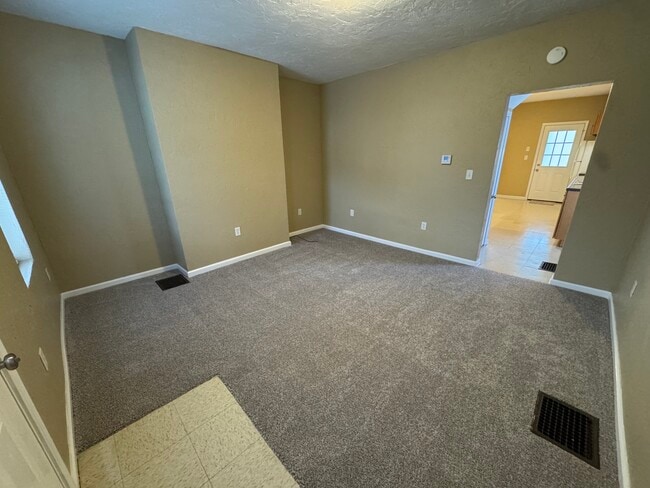 114 W Berkeley St, Unit 114 in Uniontown, PA - Building Photo - Building Photo