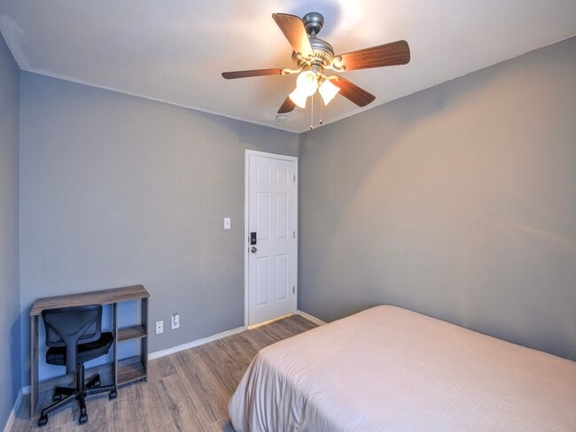 4007 Bur Oak Path in San Antonio, TX - Building Photo - Building Photo