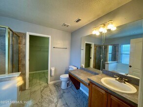 11690 Brian Lakes Dr N in Jacksonville, FL - Building Photo - Building Photo