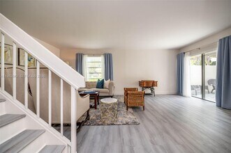 4702 SW 67th Ave in Miami, FL - Building Photo - Building Photo