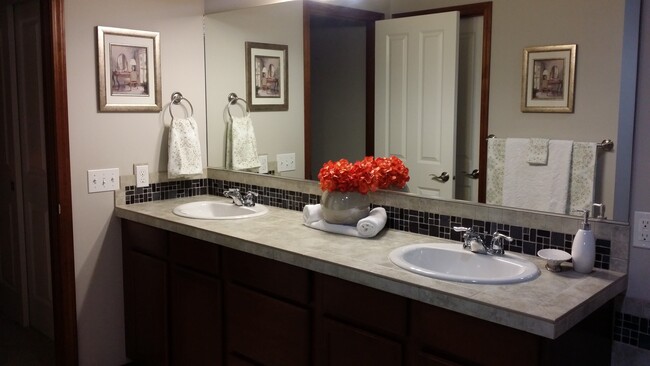 21227 35th Ave SE in Bothell, WA - Building Photo - Building Photo