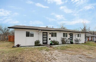 1307 Falcon Cove in Austin, TX - Building Photo