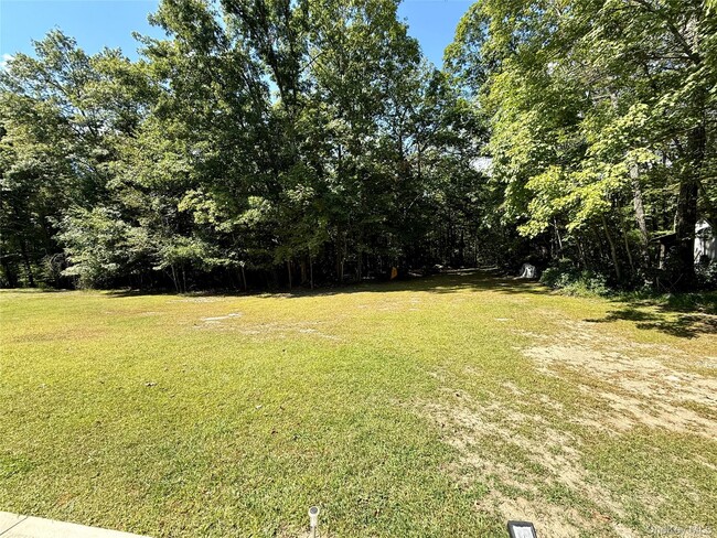 87 Oregon Trail in Pine Bush, NY - Building Photo - Building Photo