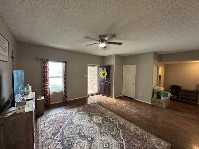 907 11th St in Wolfforth, TX - Building Photo - Building Photo