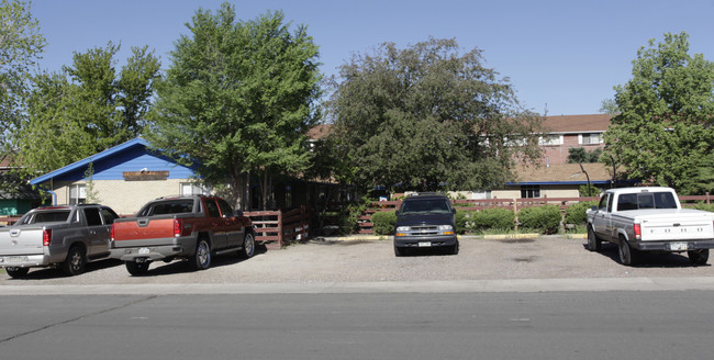 Sloan's Lake Aprtment in Wheat Ridge, CO - Foto de edificio - Building Photo